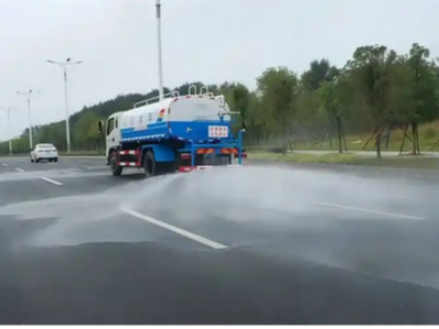5 Common Applications of Water Trucks